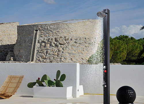 極寒の天候でも30Lのソーラーシャワーを安全に使用できますか